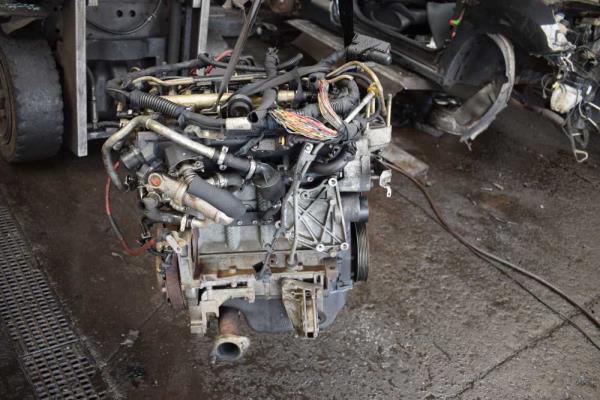 MOTEUR FIAT 1.3JTD CODE 188A9000 - Vue 3